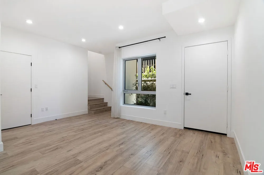1236 Fairfax Avenue #4 West Hollywood, CA 90046