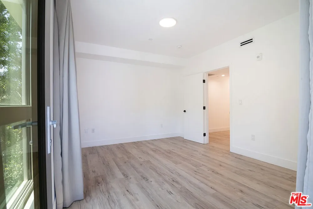 1236 Fairfax Avenue #4 West Hollywood, CA 90046