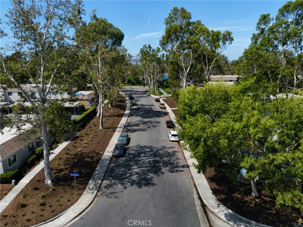 21946 Lakeland Lake Forest, CA 92630