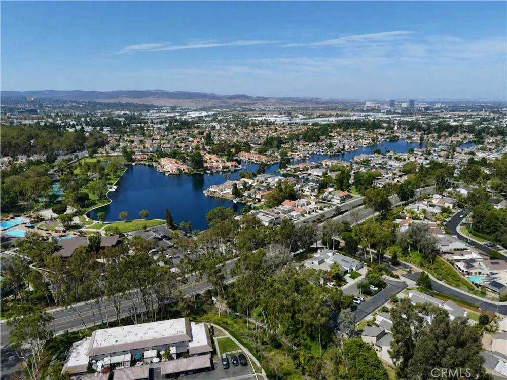 21946 Lakeland Lake Forest, CA 92630