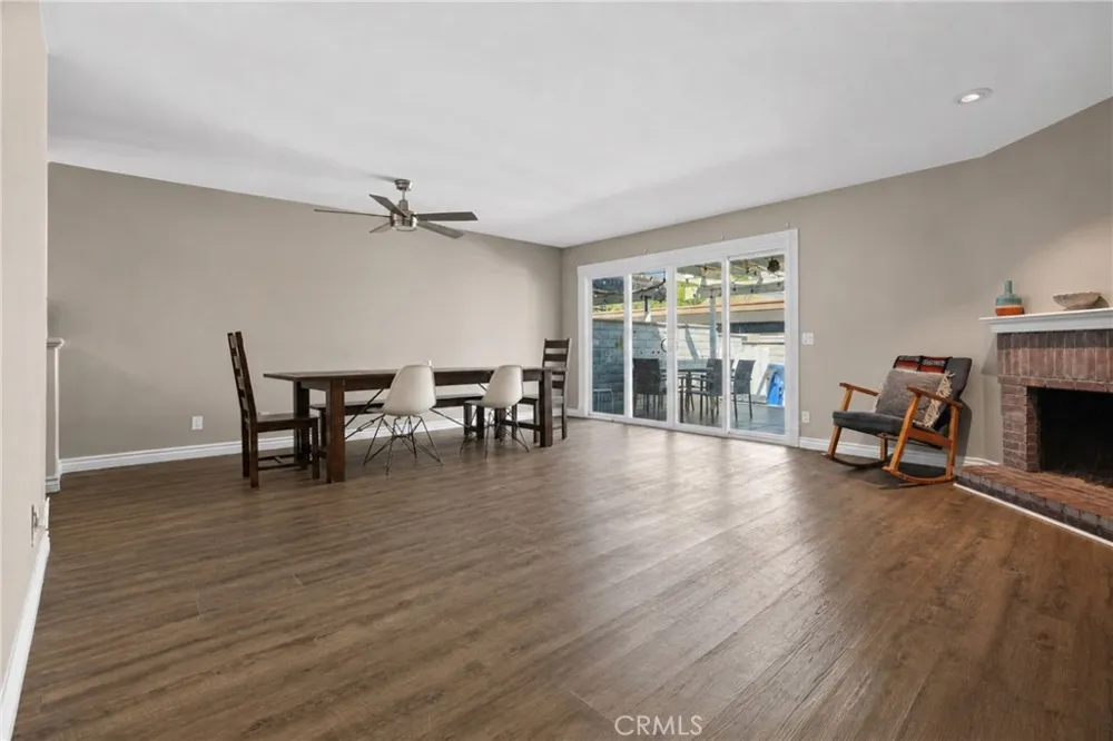 21946 Lakeland Lake Forest, CA 92630