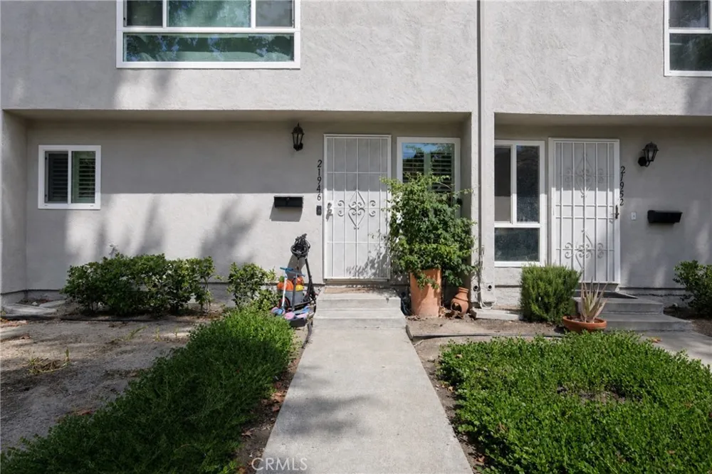 21946 Lakeland Lake Forest, CA 92630