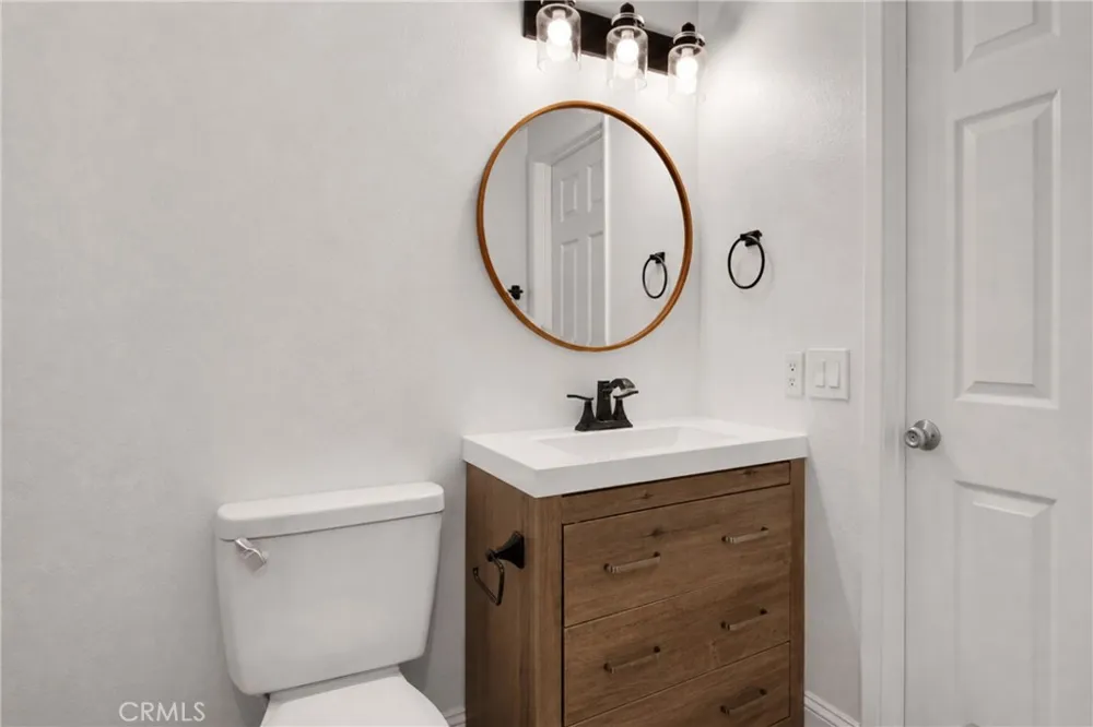 21946 Lakeland Lake Forest, CA 92630