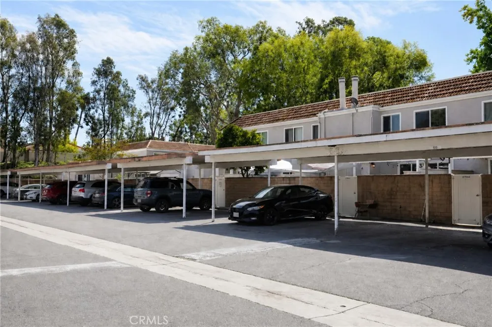 21946 Lakeland Lake Forest, CA 92630