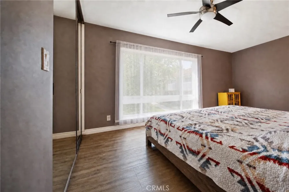 21946 Lakeland Lake Forest, CA 92630