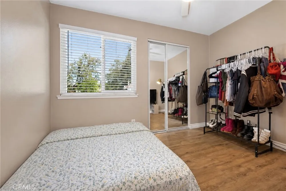 21946 Lakeland Lake Forest, CA 92630