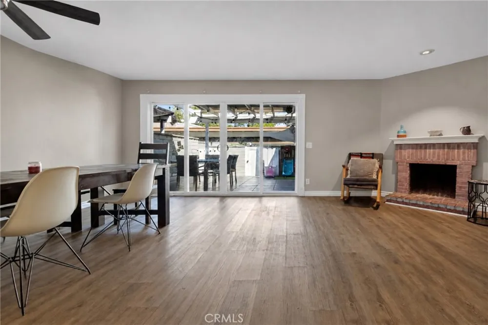 21946 Lakeland Lake Forest, CA 92630