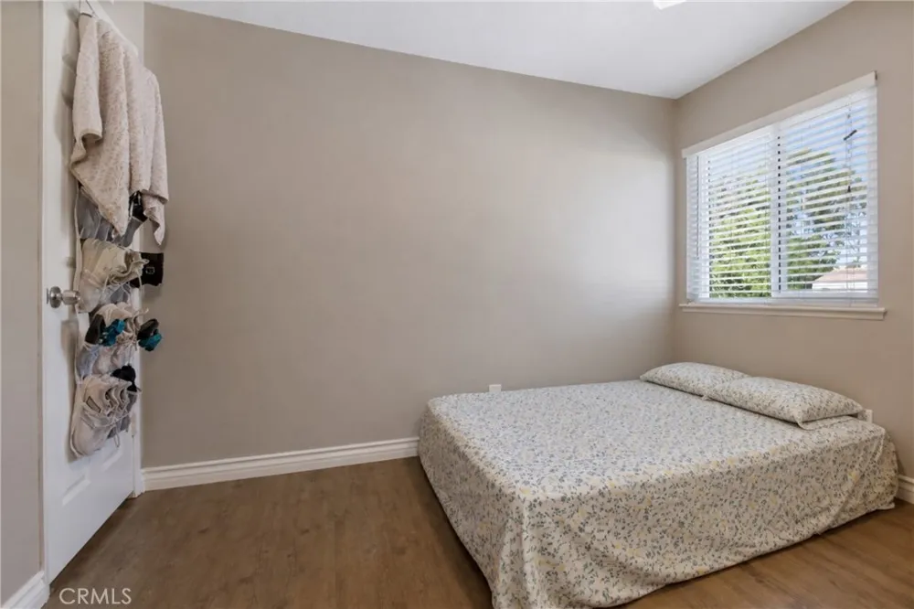 21946 Lakeland Lake Forest, CA 92630