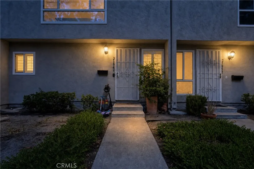 21946 Lakeland Lake Forest, CA 92630