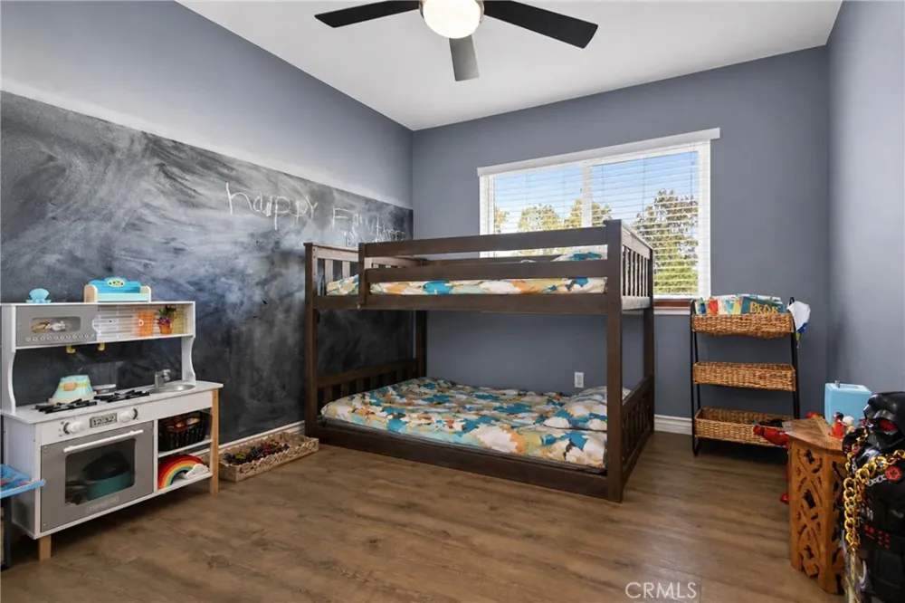21946 Lakeland Lake Forest, CA 92630