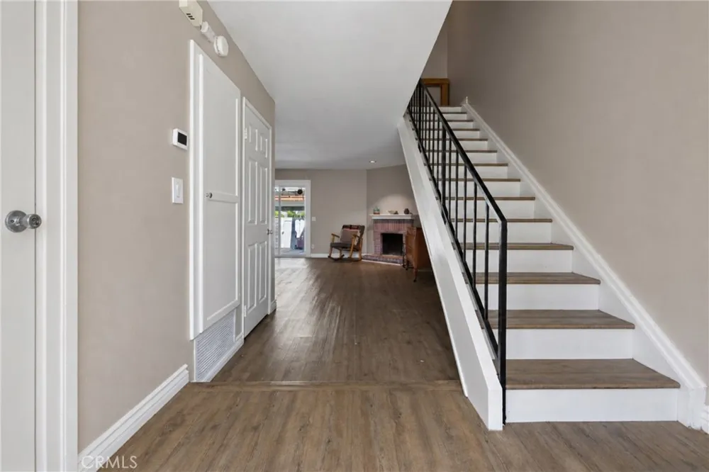 21946 Lakeland Lake Forest, CA 92630