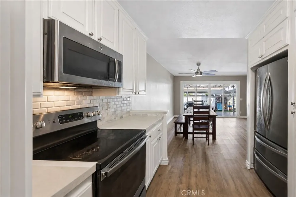 21946 Lakeland Lake Forest, CA 92630
