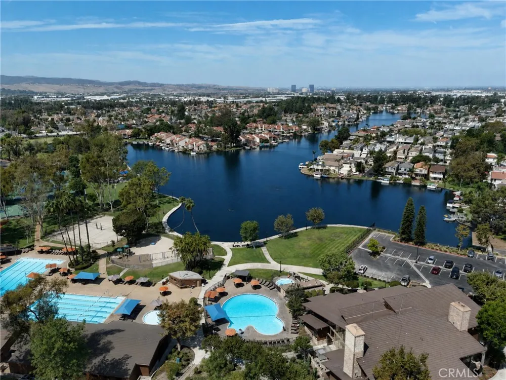 21946 Lakeland Lake Forest, CA 92630