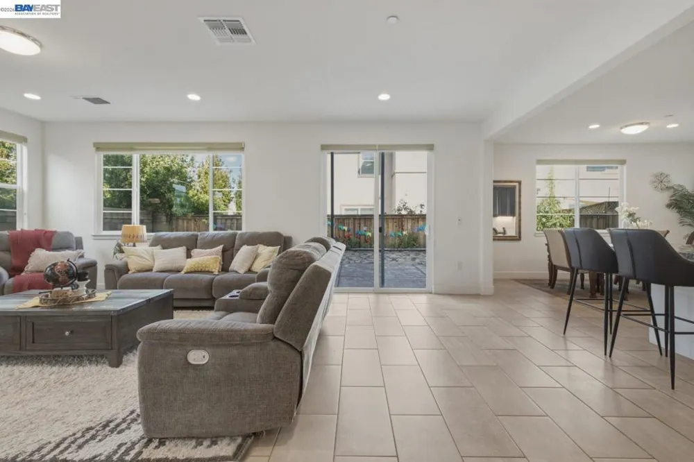 1658 S Gobind Blvd Mountain House, CA 95391