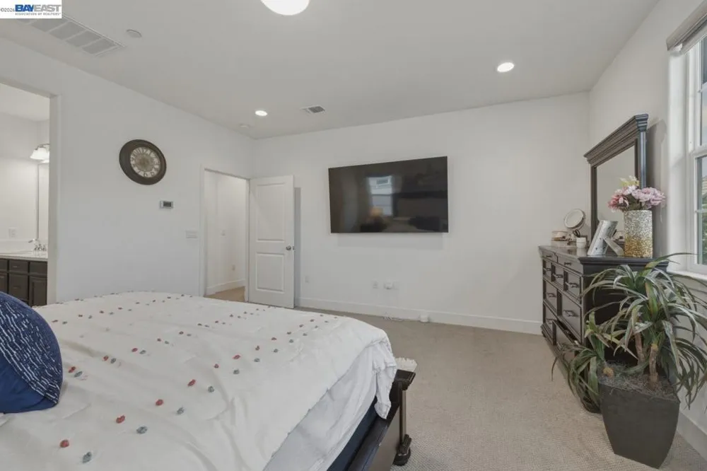 1658 S Gobind Blvd Mountain House, CA 95391