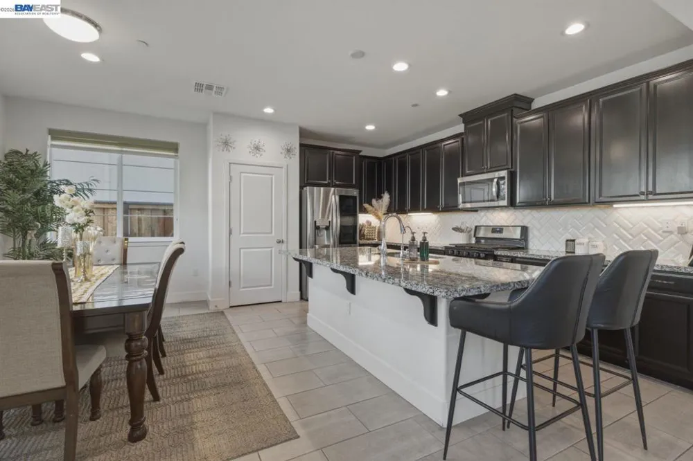 1658 S Gobind Blvd Mountain House, CA 95391