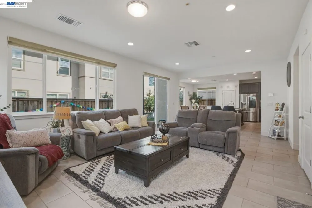1658 S Gobind Blvd Mountain House, CA 95391