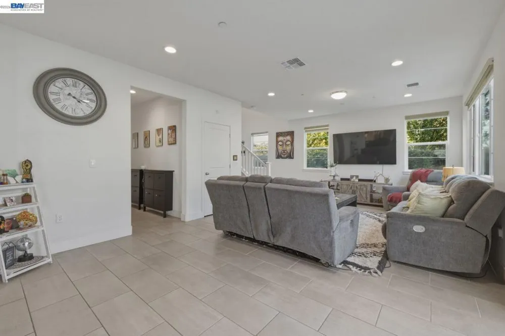1658 S Gobind Blvd Mountain House, CA 95391