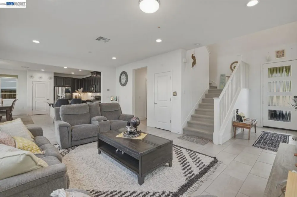 1658 S Gobind Blvd Mountain House, CA 95391