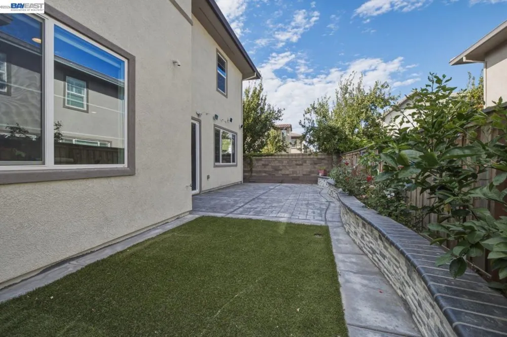 1658 S Gobind Blvd Mountain House, CA 95391