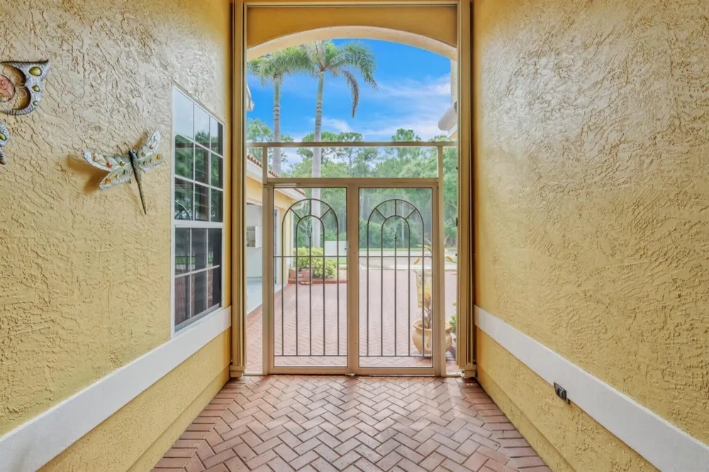 688 SW Lake Charles Circle Port St. Lucie, FL 34986
