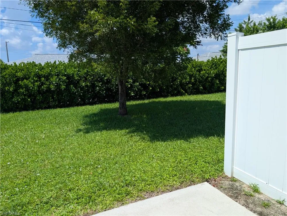 4720 SE 4th Place Cape Coral, FL 33904