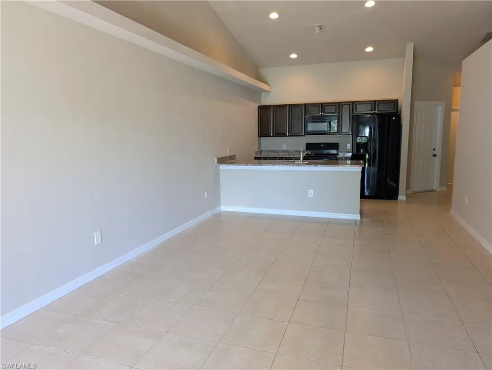 4720 SE 4th Place Cape Coral, FL 33904