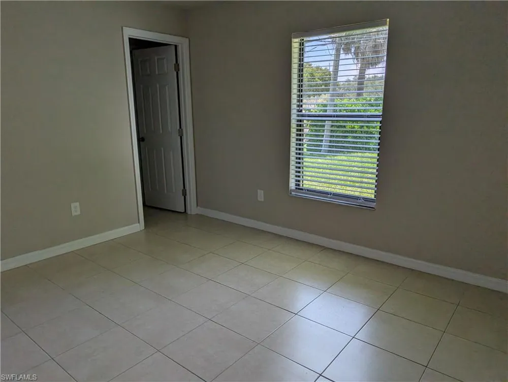 4720 SE 4th Place Cape Coral, FL 33904
