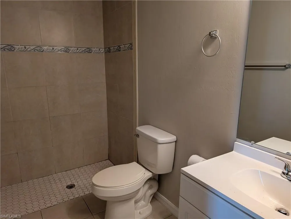 4720 SE 4th Place Cape Coral, FL 33904