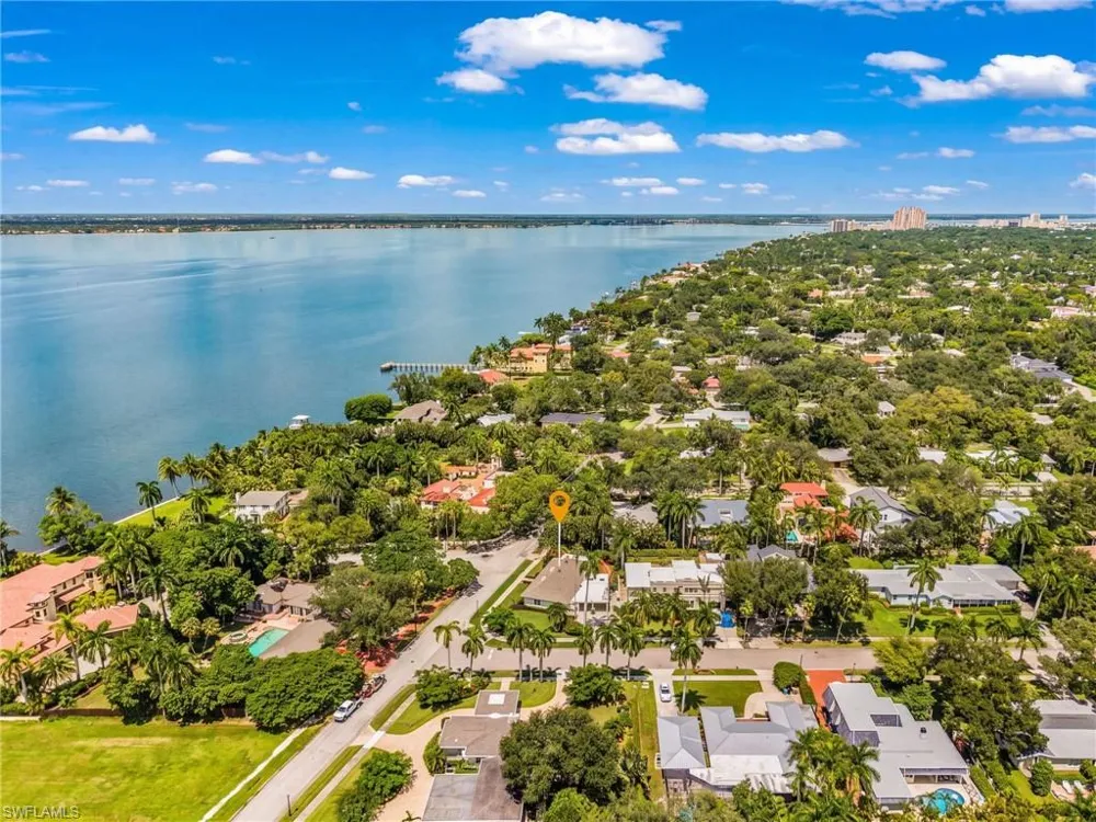 1207 Canterbury Drive Fort Myers, FL 33901