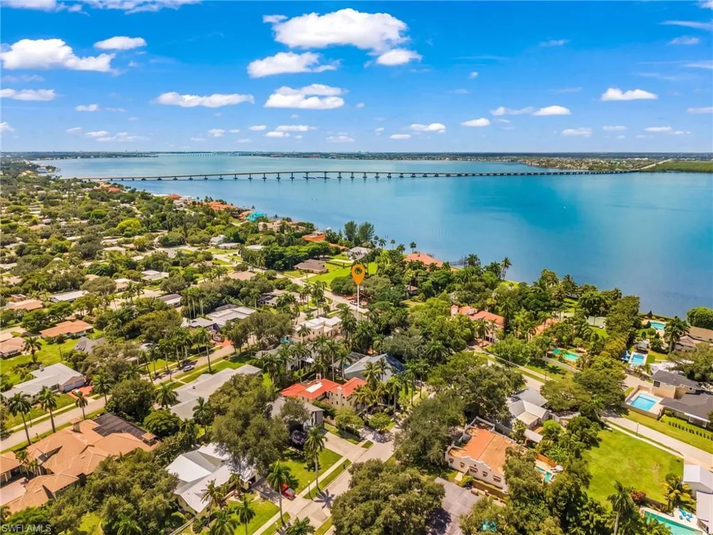 1207 Canterbury Drive Fort Myers, FL 33901