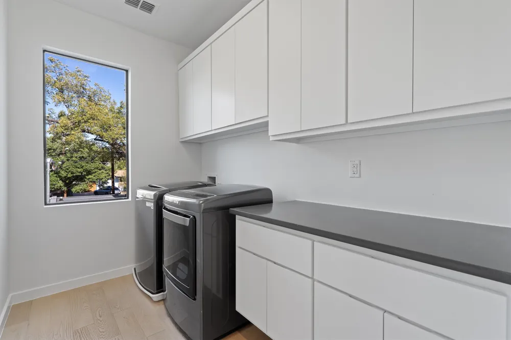 1107 Taulbee Lane #B Austin, TX 78757