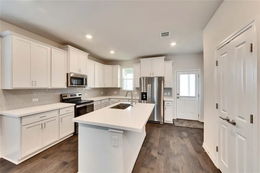152 Breccia Trail Liberty Hill, TX 78642
