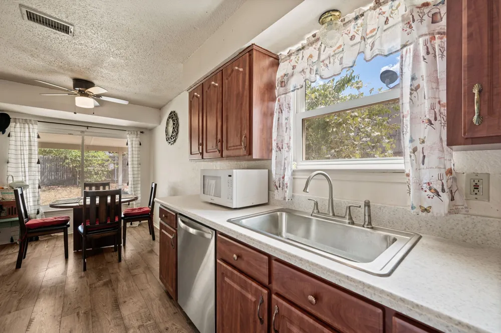 4601 Mandalay Drive Arlington, TX 76016