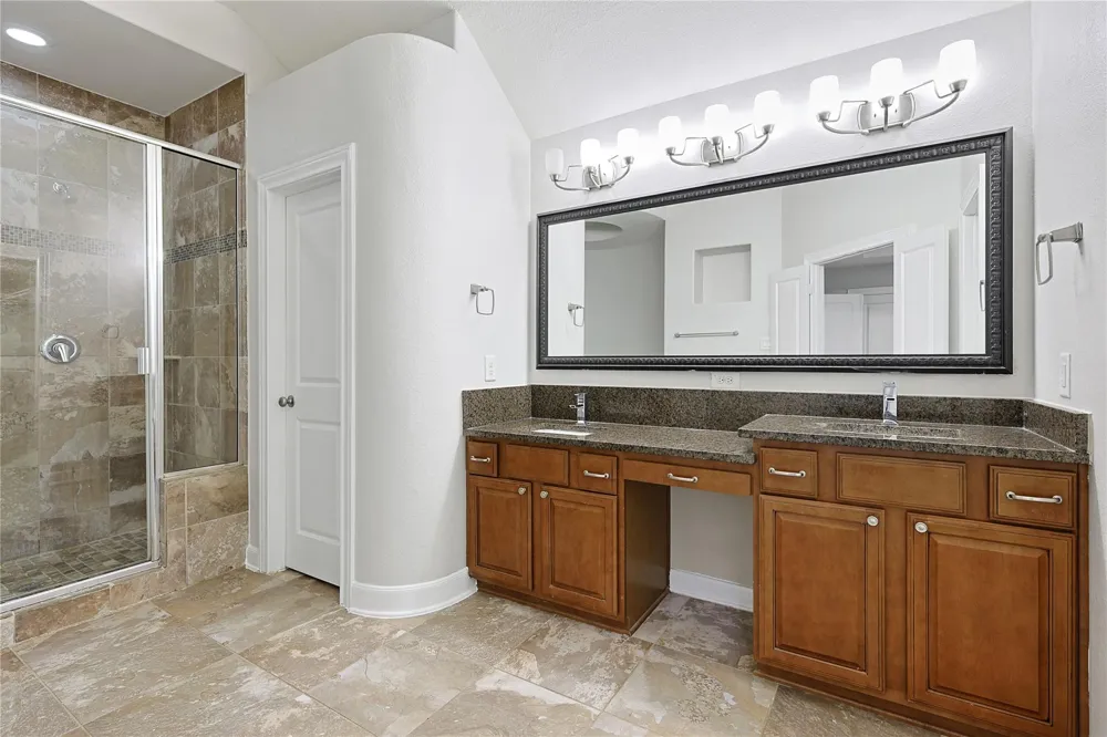 5166 Oasis Park Houston, TX 77021