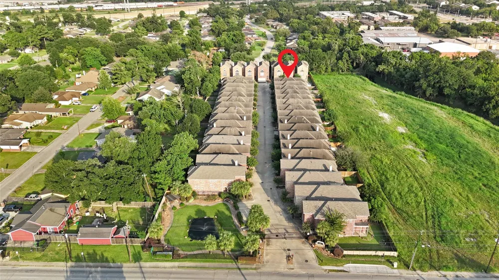 5166 Oasis Park Houston, TX 77021