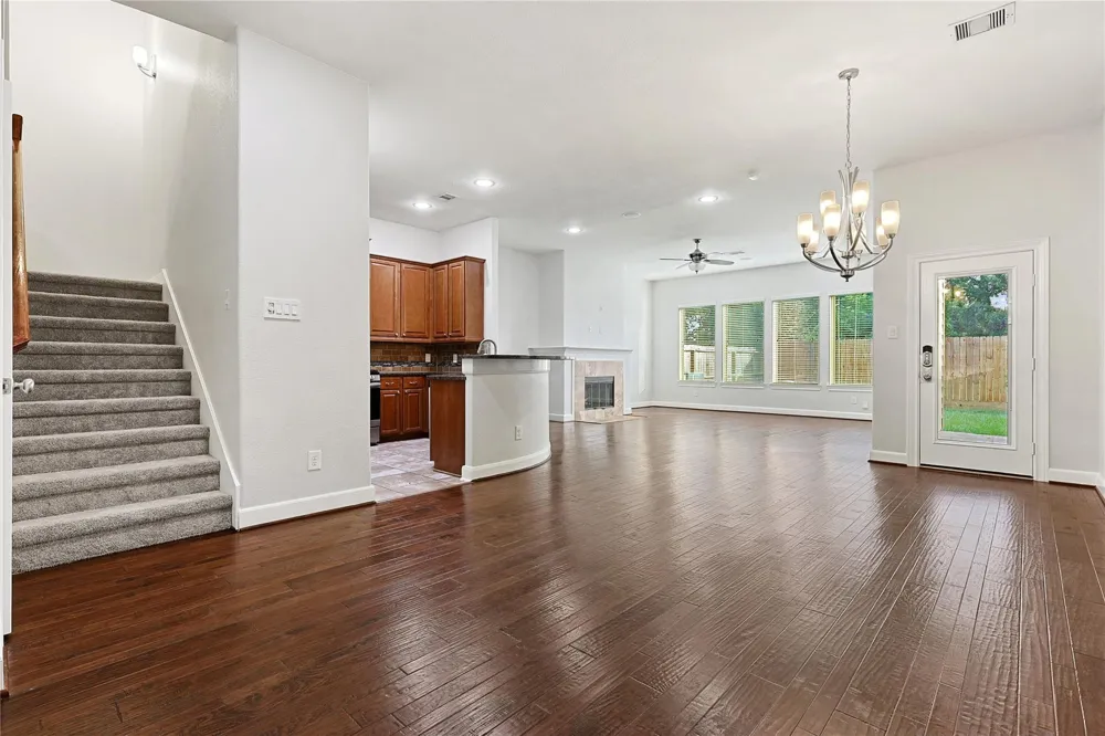 5166 Oasis Park Houston, TX 77021