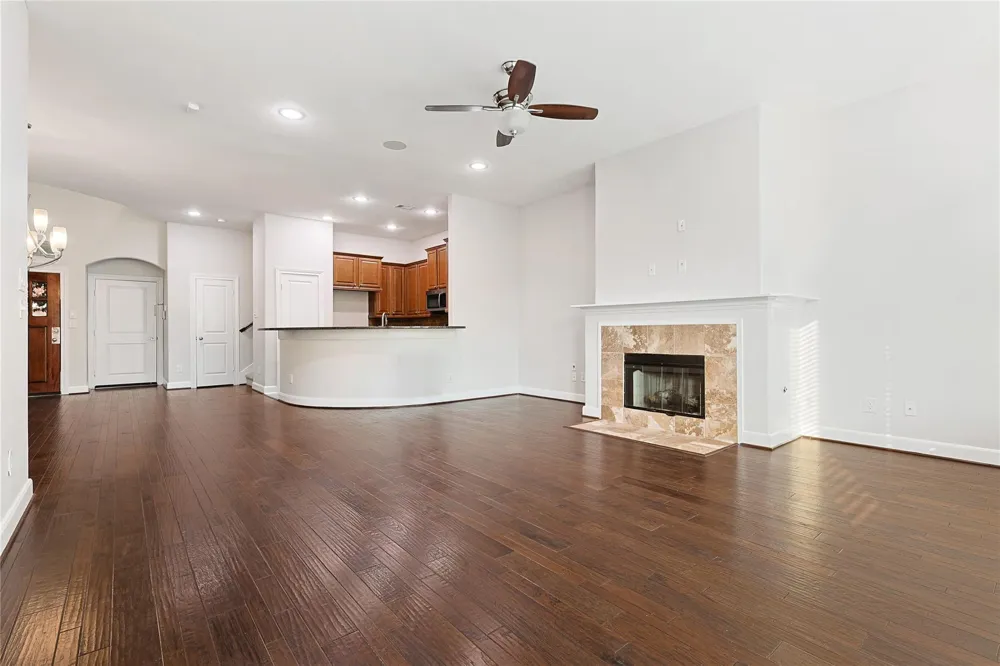 5166 Oasis Park Houston, TX 77021