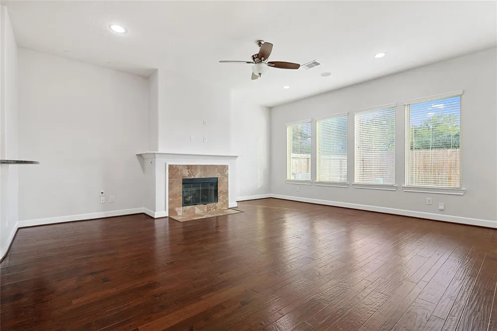 5166 Oasis Park Houston, TX 77021