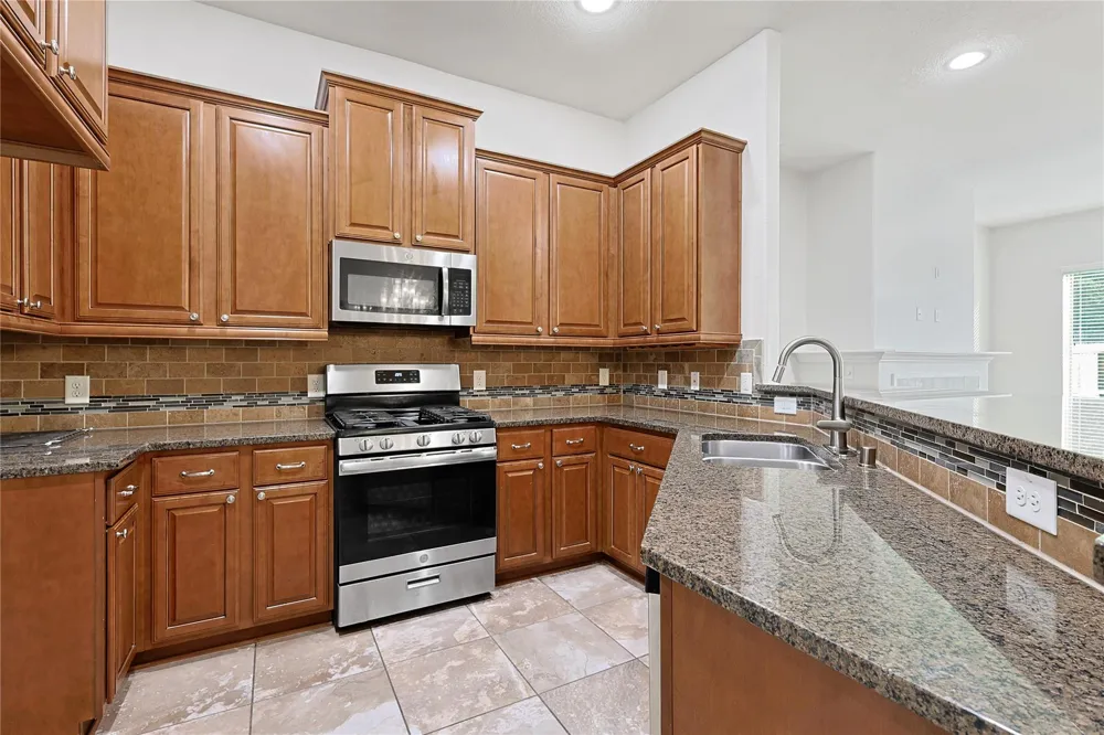 5166 Oasis Park Houston, TX 77021