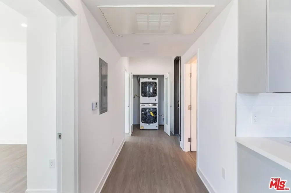 843 Wilcox Avenue #401 Los Angeles, CA 90038