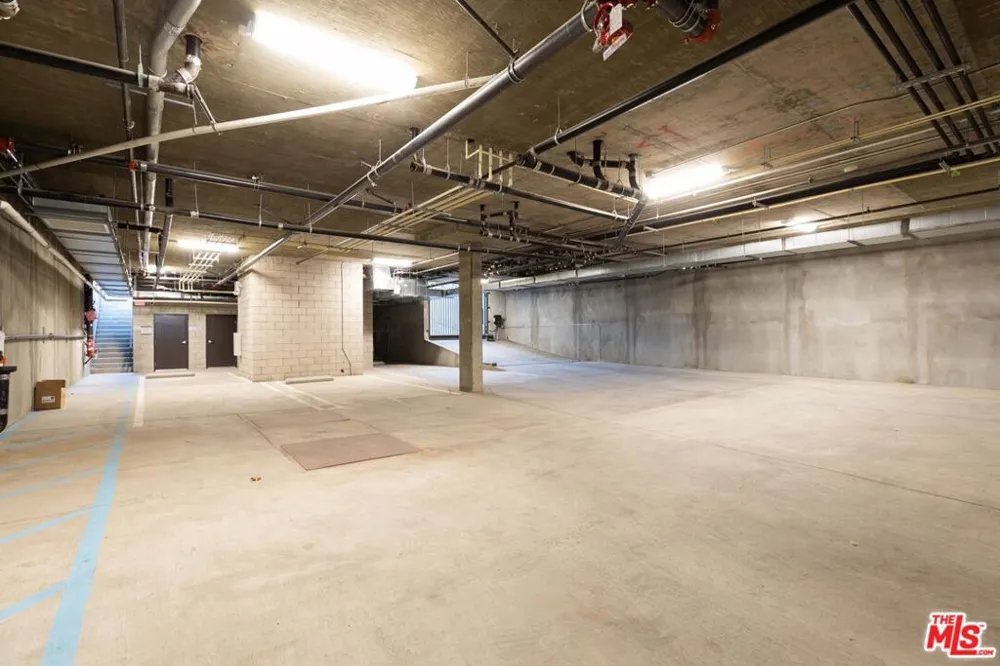 843 Wilcox Avenue #401 Los Angeles, CA 90038