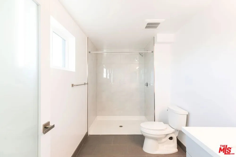 843 Wilcox Avenue #401 Los Angeles, CA 90038