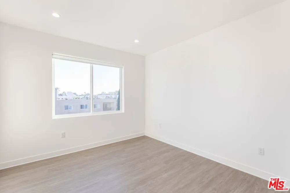 843 Wilcox Avenue #401 Los Angeles, CA 90038