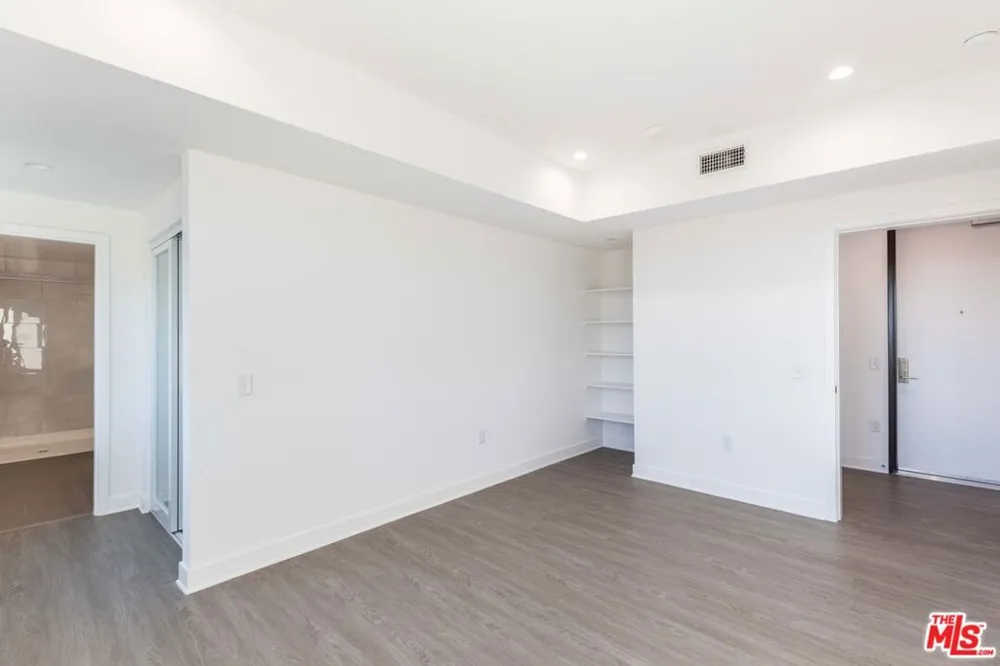 843 Wilcox Avenue #401 Los Angeles, CA 90038