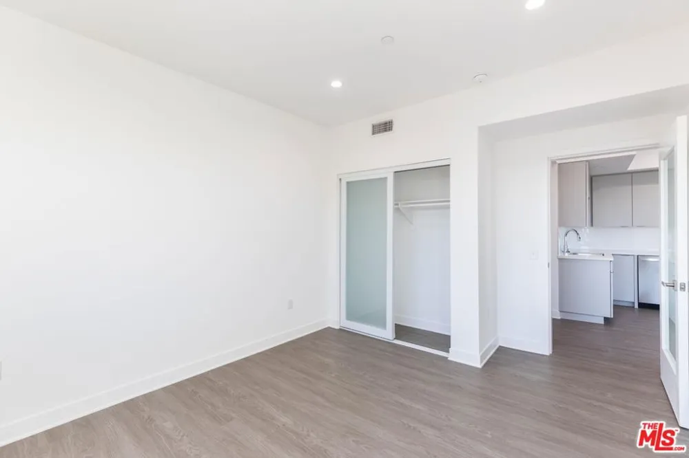 843 Wilcox Avenue #401 Los Angeles, CA 90038