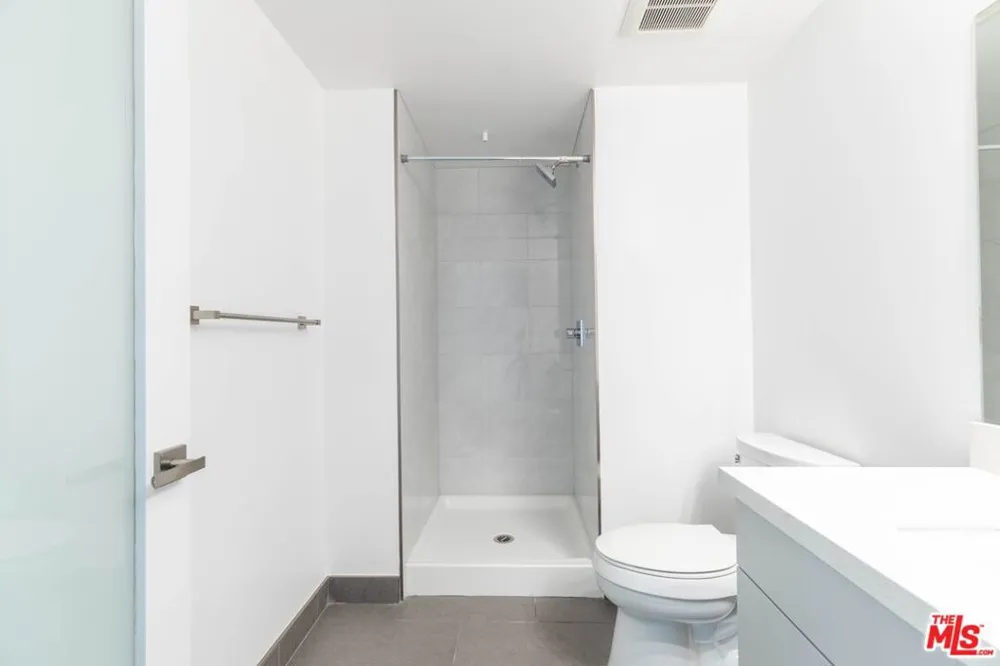 843 Wilcox Avenue #401 Los Angeles, CA 90038