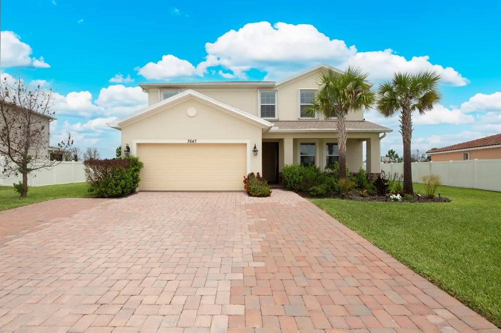 7647 NW Old Grove Lane Port St. Lucie, FL 34987