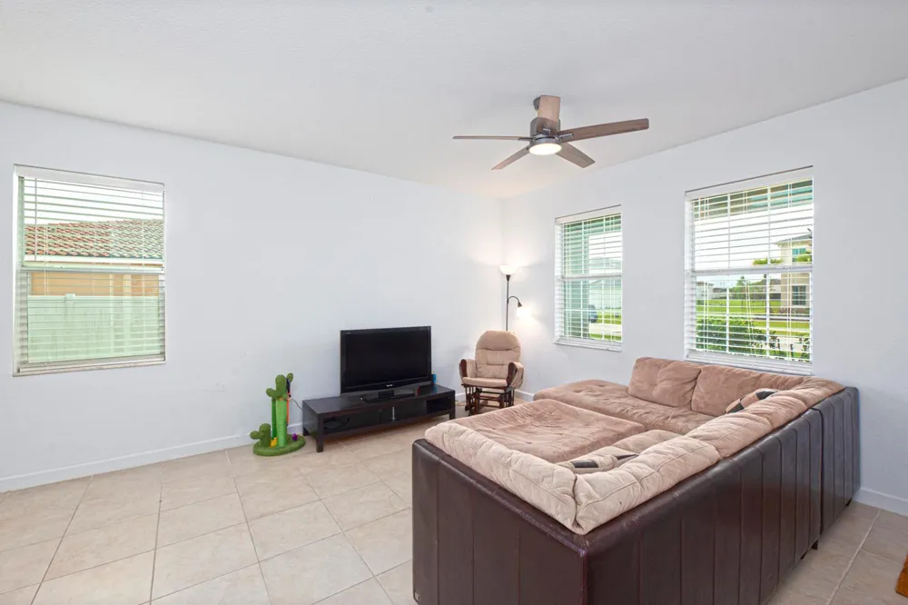 7647 NW Old Grove Lane Port St. Lucie, FL 34987