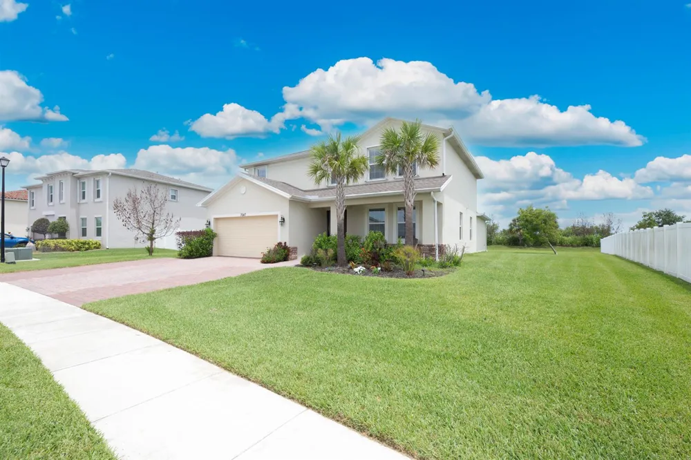 7647 NW Old Grove Lane Port St. Lucie, FL 34987